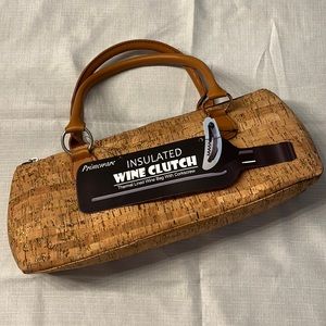 Insulated wine clutch
